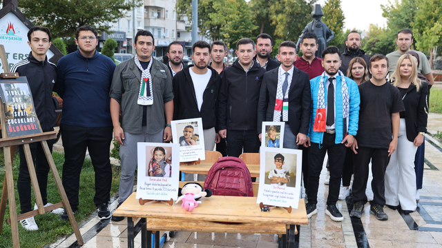 Nevşehir'de AK Parti'li gençler okulların açıldığı gün Gazze'de öldürülen çocukları unutmadı