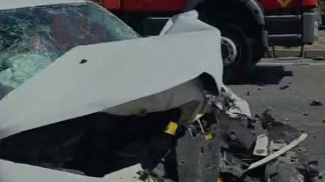 Kızlarını üniversiteye kaydettirmek için çıktıkları yolda kaza yaptılar; 1 ölü, 3 yaralı