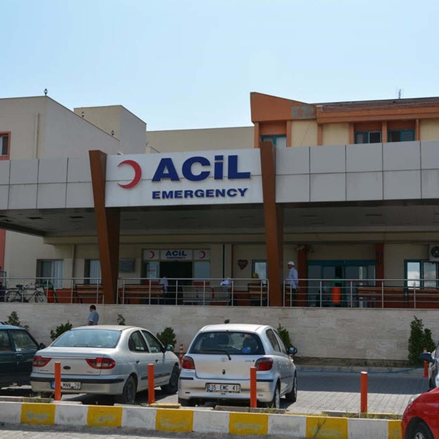 Lise öğrencisi babasını öldürüp, annesini yaraladıktan sonra intihara kalkı...