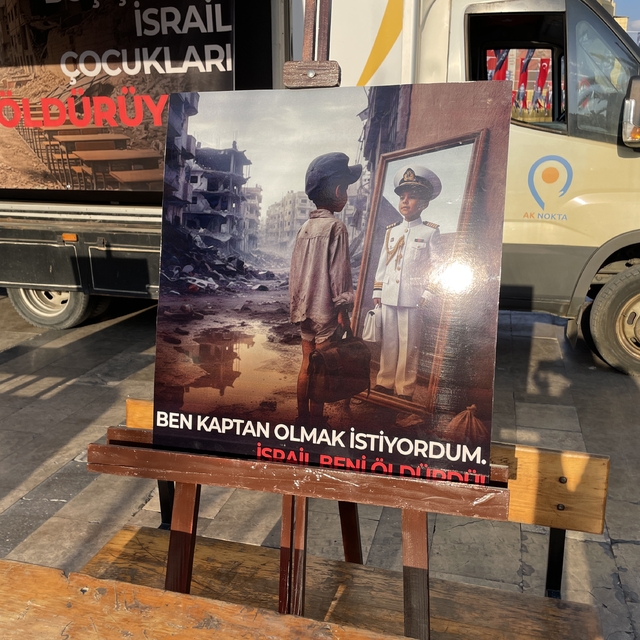 Aydın'da "Boş Sıralar" etkinliğiyle Gazzeli çocuklar anıldı