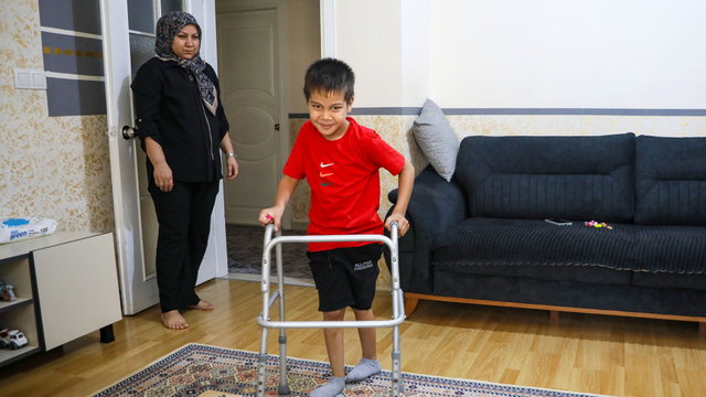 Mert'in ailesi, hastalığına teşhis konulmasını istiyor