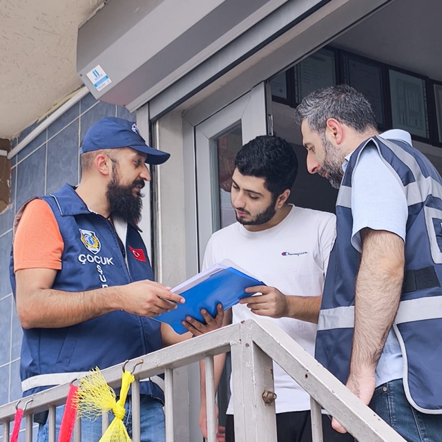 Bursa'da polis ekipleri okul çevrelerinde denetim yaptı