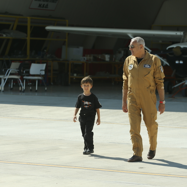 Dede ile torunu Sivrihisar'da gösteri uçuşu yapacak