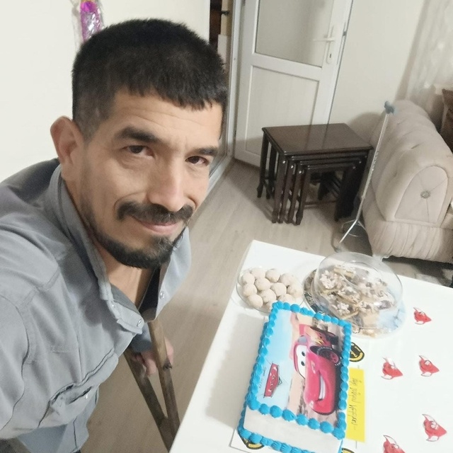 Bedensel engelli sokak ortasında bıçaklandı