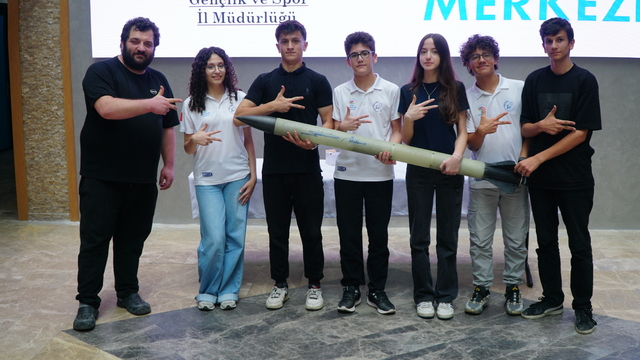 Roket tasarlayan liselilerin hedefi TEKNOFEST şampiyonluğu