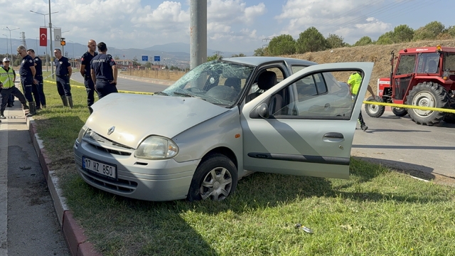 Çanakkale'de tırla otomobilin çarpıştığı kazada 1 kişi öldü, 2 kişi yaralandı