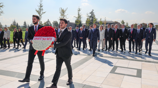 CHP heyetinden Ecevit, Baykal, Calp ve Kartay'ın kabirlerine ziyaret