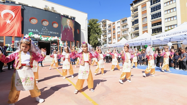 Manisa'da İlköğretim Haftası kutlandı
