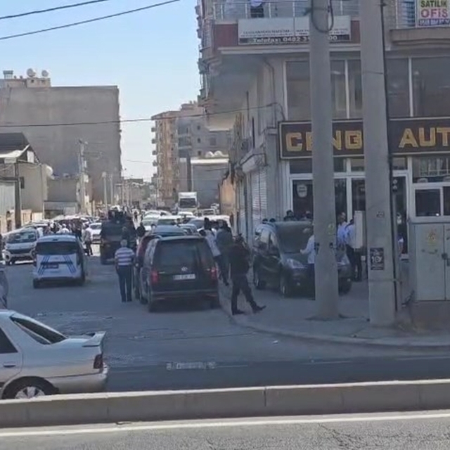 İki ailenin taşlı sopalı kavgasında 8 kişi yaralandı