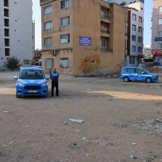 Mersin'in Akdeniz ilçesindeki "kuş pazarı" kaldırıldı