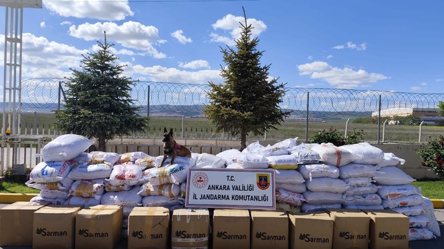 Ankara'da 6 ton 100 kilogram kaçak tütün ele geçirildi