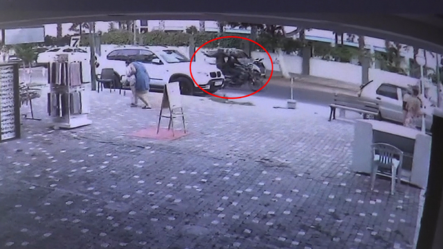 Silahlı saldırıda 1'i turist, 3 kişi yaralandı