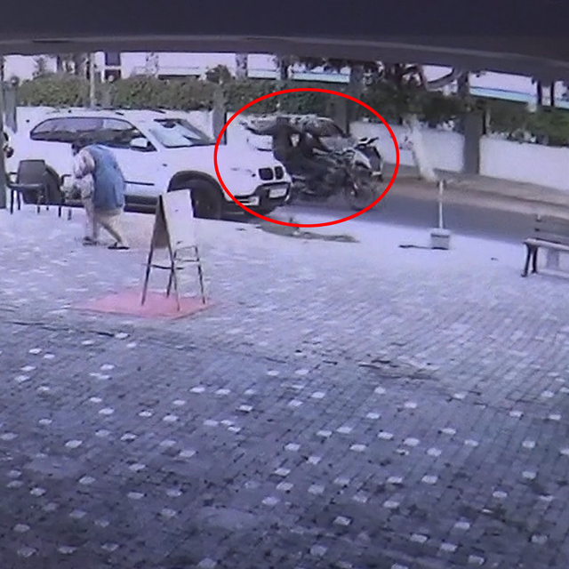 Silahlı saldırıda 1'i turist, 3 kişi yaralandı