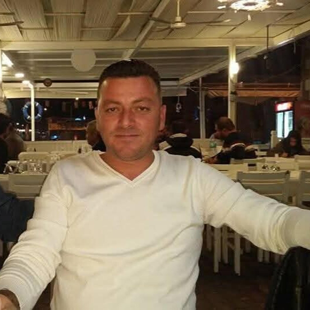 Otomobille kamyonet çarpıştı; 1 ölü, 2 ağır yaralı