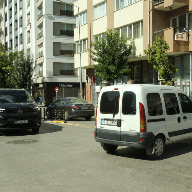 Eskişehir'de vatandaşlar ve esnaftan "duba" tepkisi