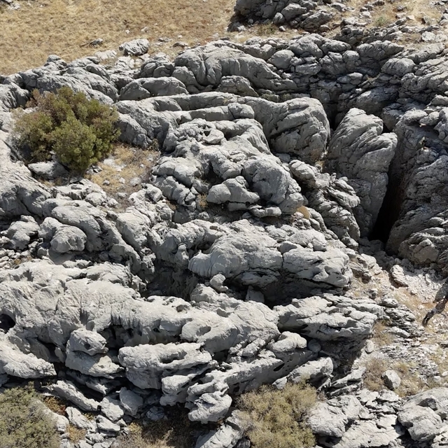 Adıyamanlı köylüler kışlık yiyeceklerini geleneksel yöntemle mağarada saklı...