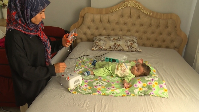 Hem kanserle hem de oğlunun yakalandığı SMA hastalığı ile mücadele ediyor