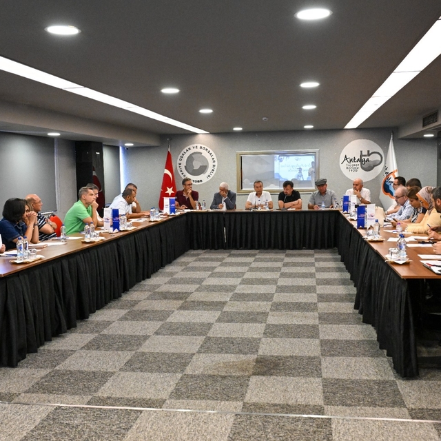 Antalya'da zeytinyağına ilişkin sektörel analiz toplantısı yapıldı