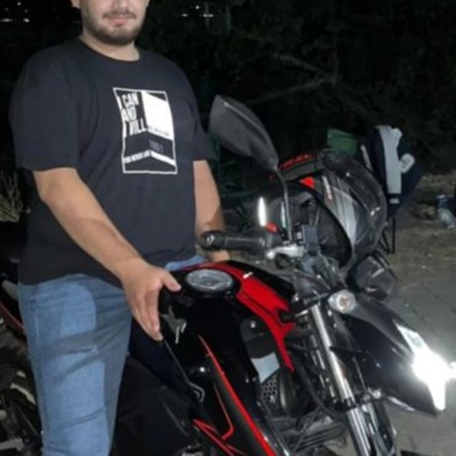 Motosikletiyle refüje çarpan üniversiteli Ömer Faruk öldü
