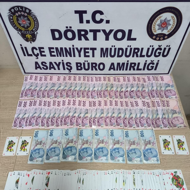 Dörtyol'da kumar oynayan 4 kişiye 36 bin 988 lira ceza kesildi