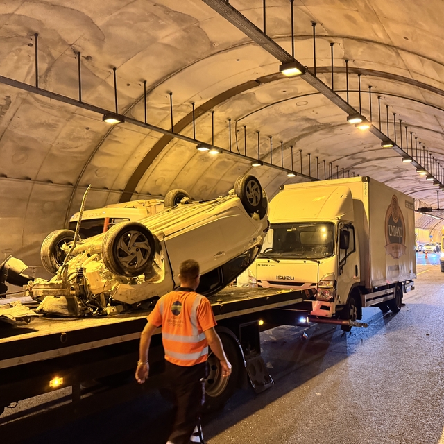 Kuzey Marmara Otoyolu'ndaki kaza ulaşımı aksattı