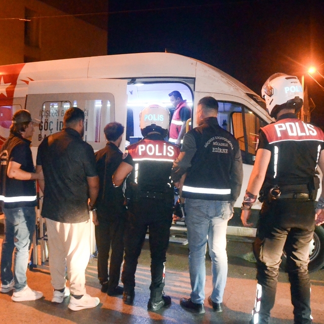 Edirne'de denetimde 5 düzensiz göçmen yakalandı