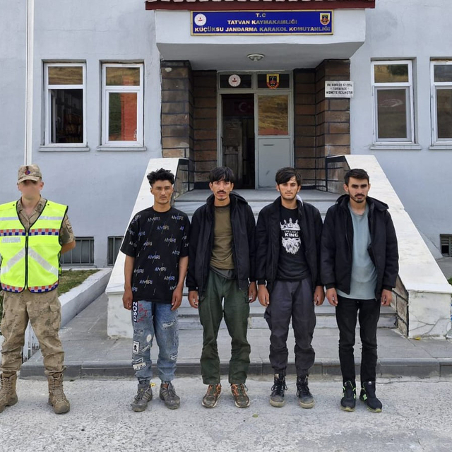 Bitlis'te 4 kaçak göçmen yakalandı