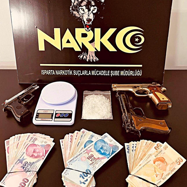 Isparta'da uyuşturucu operasyonunda yakalanan 3 şüpheliden 1'i tutuklandı