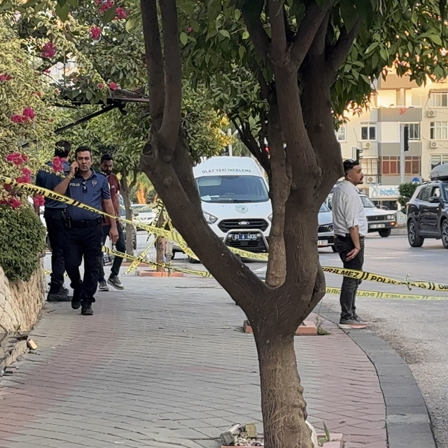 Adana'da restorana yönelik silahlı saldırıda garson yaralandı