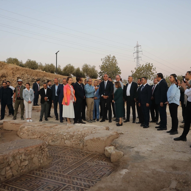 Bakan Ersoy: Yerin üzerindeki eserler kadar altındakilere de önem veriyoruz...