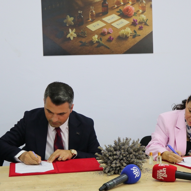 Burdur'da endemik bitkilerden hazırlanacak kokular tanıtılacak