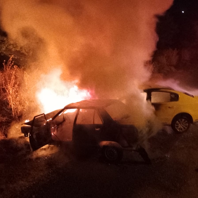 Nevşehir'de çarpışan iki otomobil yandı, sürücüleri yaralandı