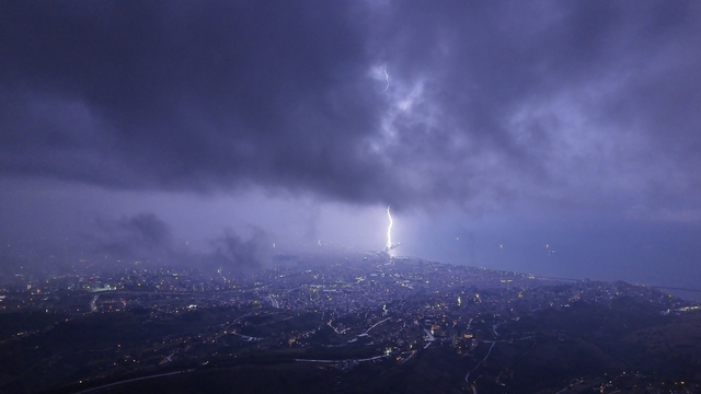 Samsun'da etkili olan sağanak, sele neden oldu