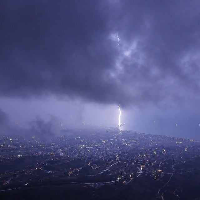 Samsun'da etkili olan sağanak, sele neden oldu