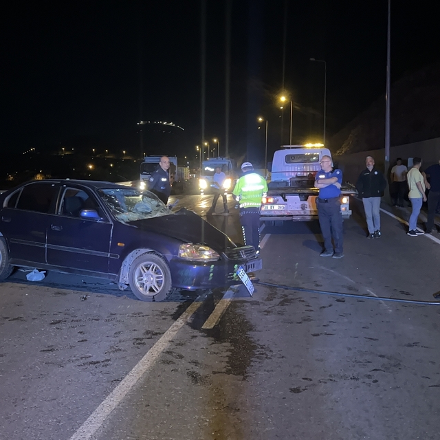 Kayseri'de otomobil ile kamyonet çarpıştı: 1 ölü, 4 yaralı