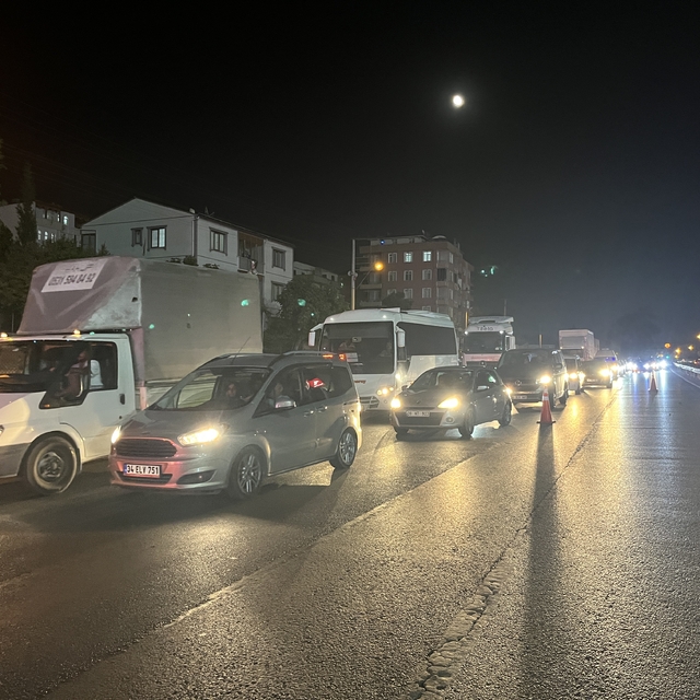 Kocaeli'de iki otomobil çarpıştı: 4 yaralı