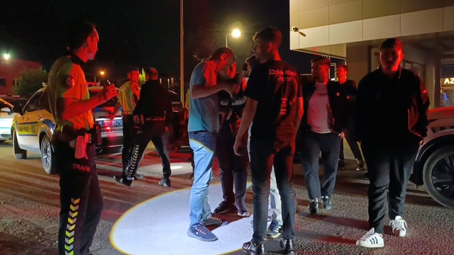 Bursa'da kavga ihbarına giden polis, otomobilde oyuncak silah ele geçirdi