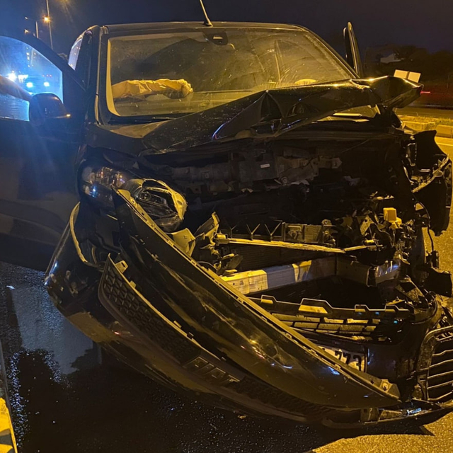 Antalya'da üç aracın çarpıştığı kazada 5 kişi yaralandı