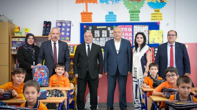 Trabzon'da öğrencilere kırtasiye ve okul çantası desteği