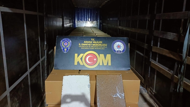 Adana'da 7 milyon 425 bin makaron ele geçirilen operasyonda 2 zanlı tutuklandı