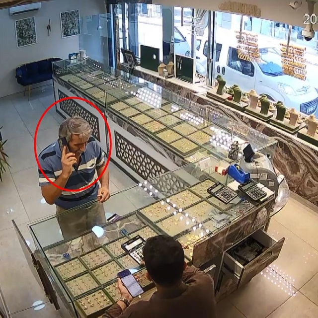 Kuyumcu, müşterisini 250 bin lira dolandırılmaktan kurtardı: o anlar kamera...