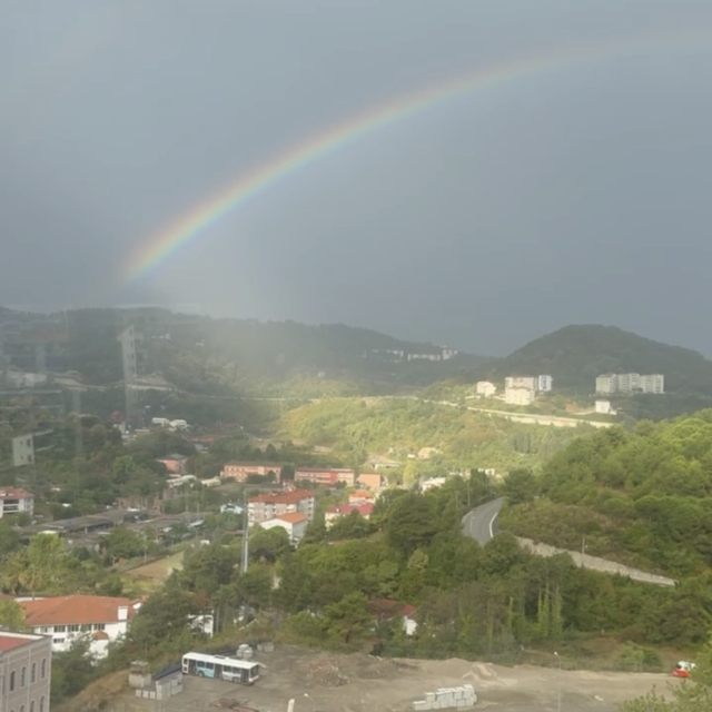 Amasra'da yağmur sonrası gökkuşağı oluştu