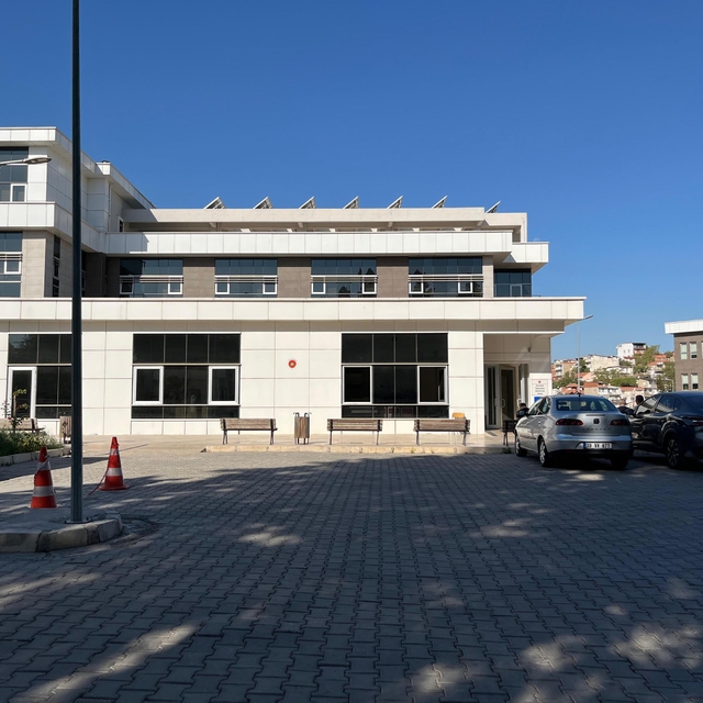 Eski sevgilisini tabancayla öldürüp, 2 kişiyi yaraladıktan sonra intihar et...