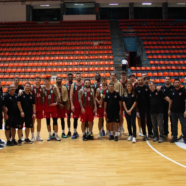 Karşıyaka Makedonya'da zirvede