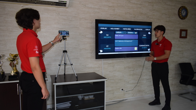 Öğretmenlerinin babasını ALS'den kaybetmesinden etkilenip uygulama geliştirdiler