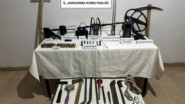 Erzurum'da jandarma kaçak kazı hazırlığındaki 5 şüpheliyi yakaladı