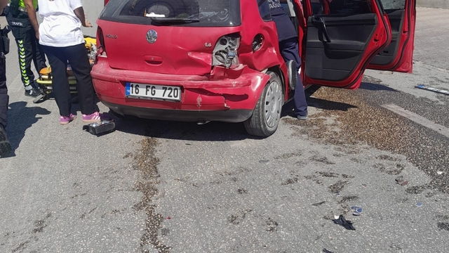 Bilecik'te otomobilin refüje çarptığı kazada 1 kişi yaralandı