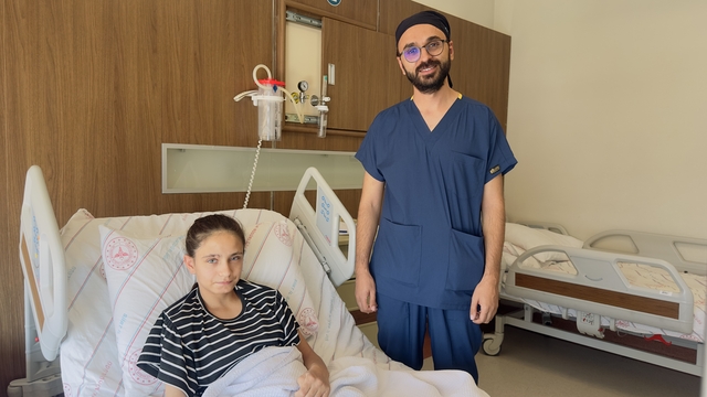 Siirt'te kulak zarı çökmesi teşhisi konulan hasta ameliyatla sağlığına kavuştu