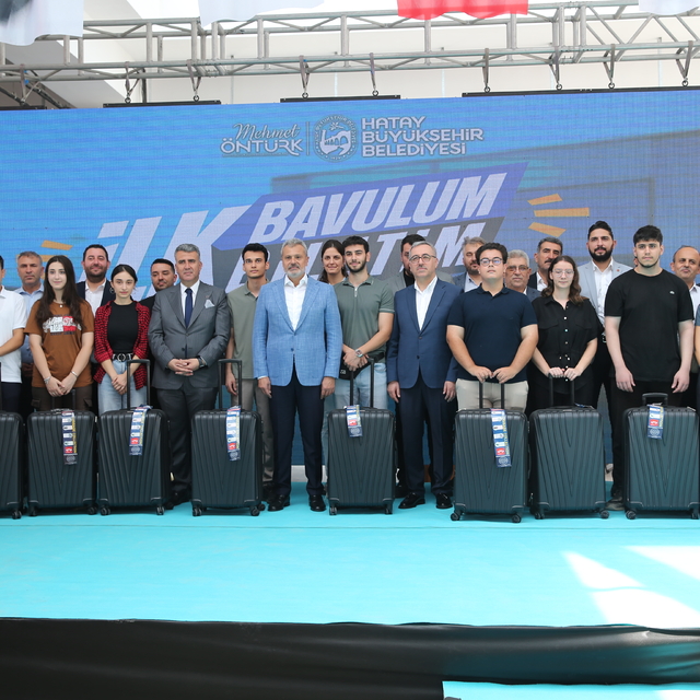 Hatay Büyükşehir Belediyesinden üniversiteyi kazanan öğrencilere destek