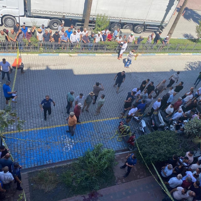 Antalya'da silahlı saldırıya uğrayan kişi yaralandı